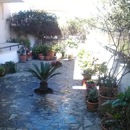 Iliahtides Hotel Amarynthos